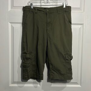 Enyce Mens Cargo Shorts - Size 38 - Green